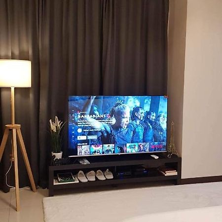 101 Newport Blvd C2 4F By Rechelle Nunag Pasay Exterior photo